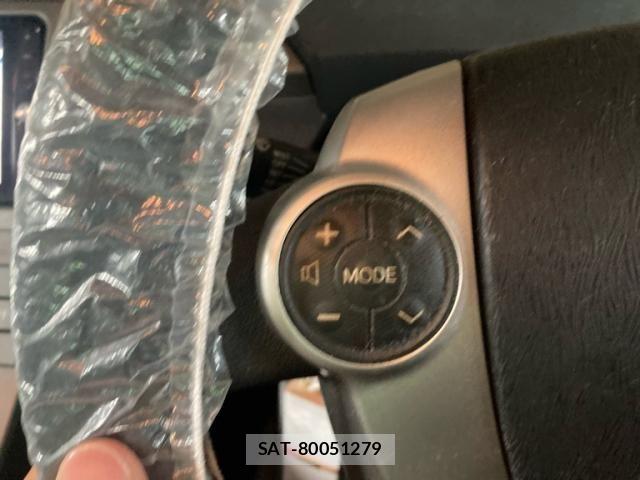 Toyota PRIUS 2014-07 8075180-14