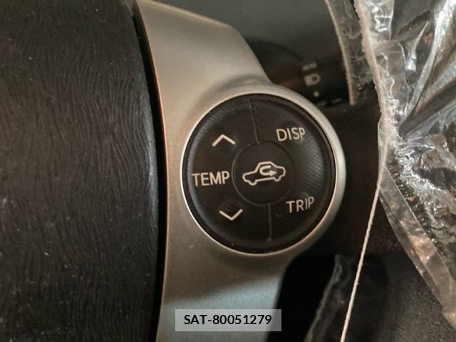 Toyota PRIUS 2014-07 8075180-15