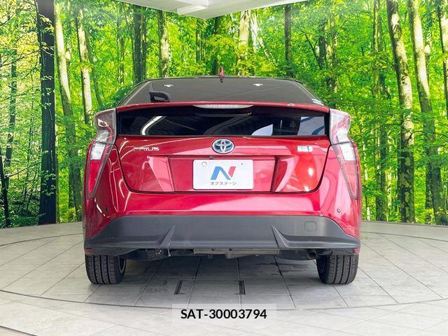 Toyota PRIUS 2016-04 8075159-14