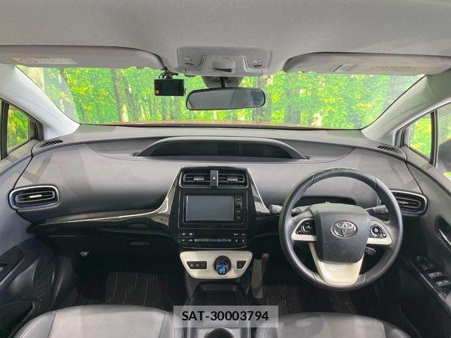 Toyota PRIUS 2016-04 8075159-1