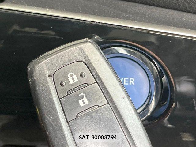 Toyota PRIUS 2016-04 8075159-6