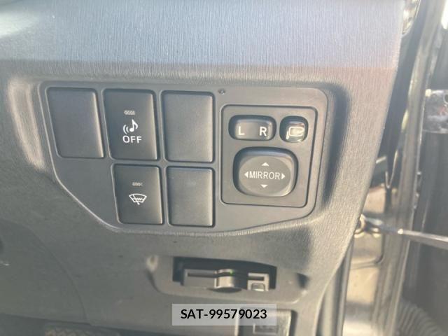 Toyota PRIUS 2013-08 8075191-13