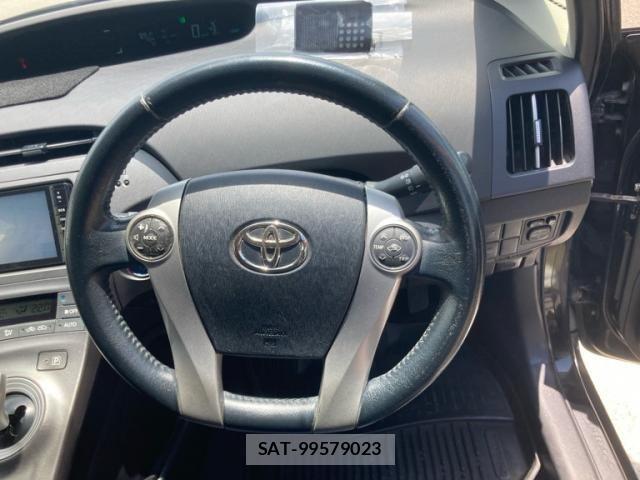 Toyota PRIUS 2013-08 8075191-14