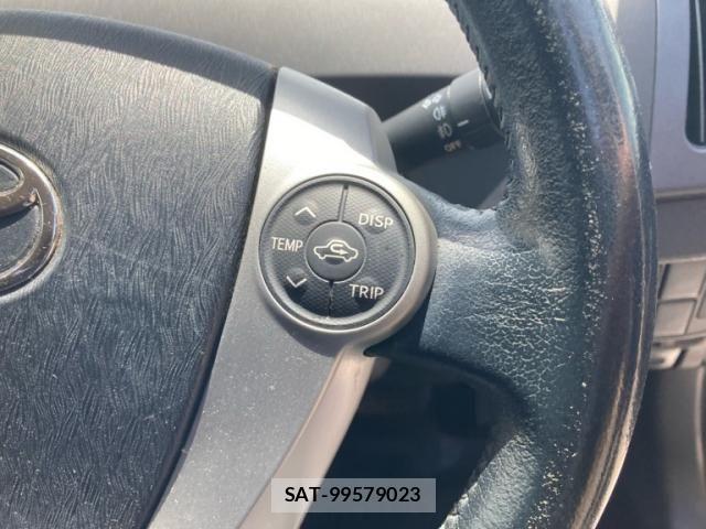 Toyota PRIUS 2013-08 8075191-15