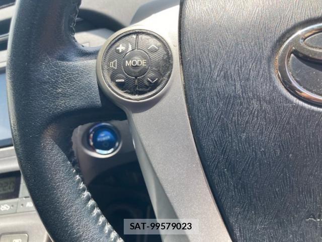 Toyota PRIUS 2013-08 8075191-16