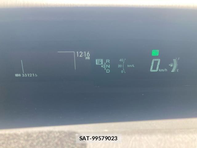 Toyota PRIUS 2013-08 8075191-17