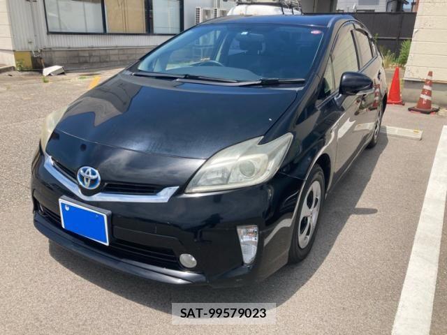 Toyota PRIUS 2013-08 8075191-1