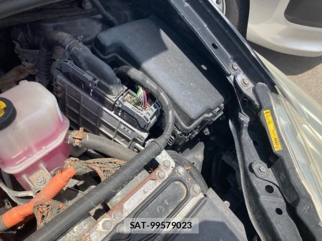 Toyota PRIUS 2013-08 8075191-25