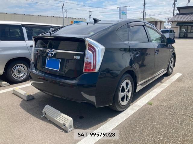Toyota PRIUS 2013-08 8075191-3