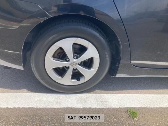 Toyota PRIUS 2013-08 8075191-6