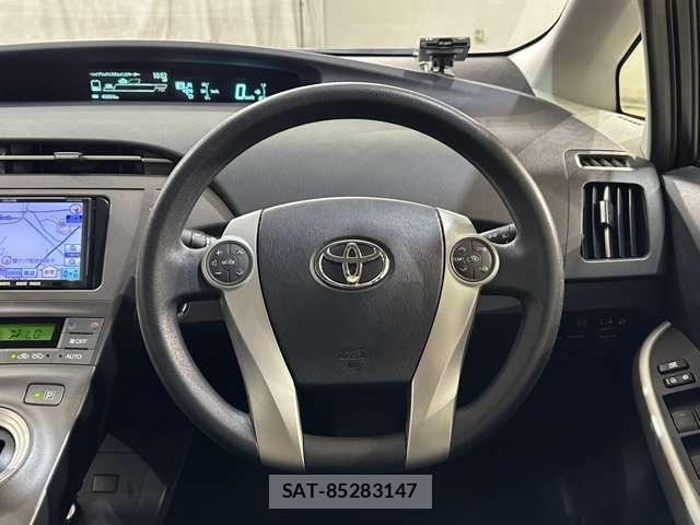 Toyota PRIUS 2012-06 8075179-9