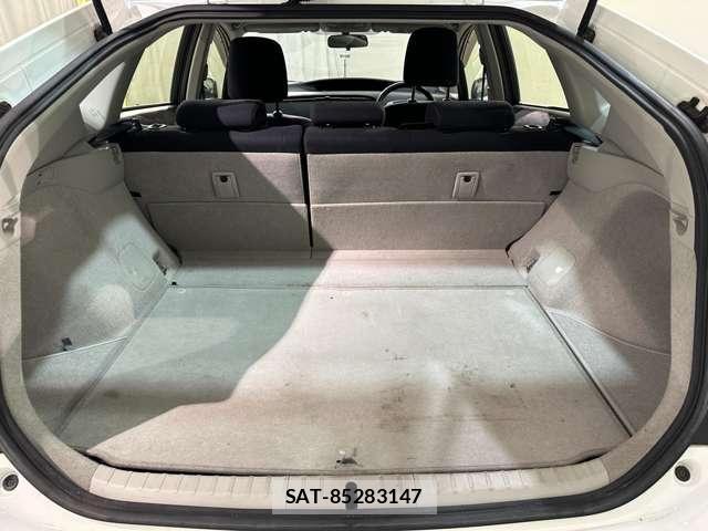 Toyota PRIUS 2012-06 8075179-24