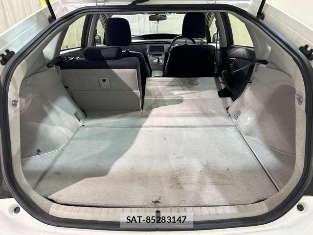 Toyota PRIUS 2012-06 8075179-25