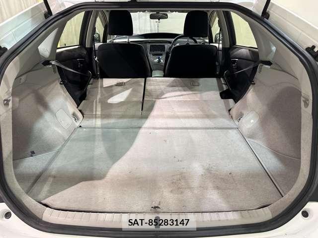 Toyota PRIUS 2012-06 8075179-26