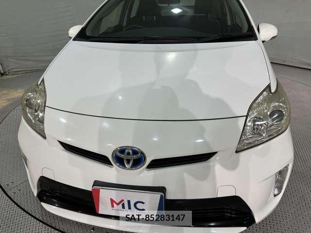 Toyota PRIUS 2012-06 8075179-27