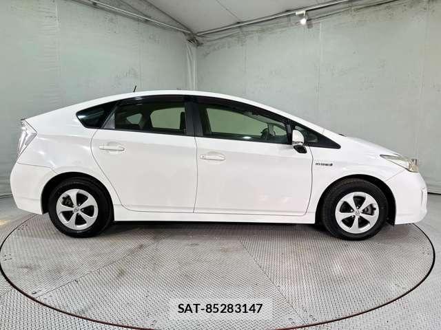 Toyota PRIUS 2012-06 8075179-3