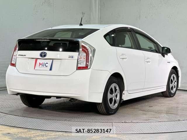 Toyota PRIUS 2012-06 8075179-4