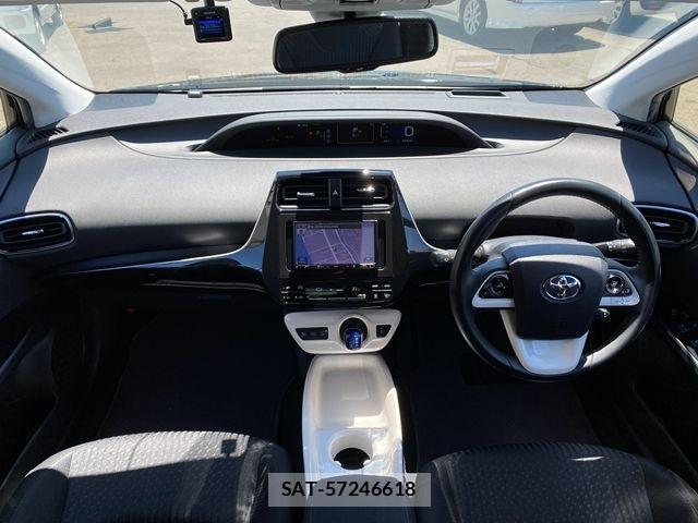 Toyota PRIUS 2017-06 8075163-13