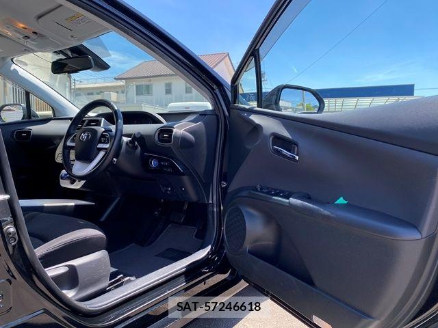 Toyota PRIUS 2017-06 8075163-14