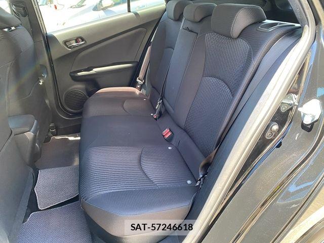 Toyota PRIUS 2017-06 8075163-17