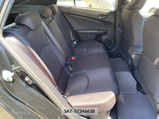Toyota PRIUS 2017-06 8075163-18