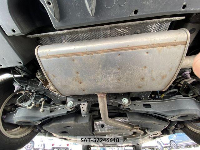 Toyota PRIUS 2017-06 8075163-25