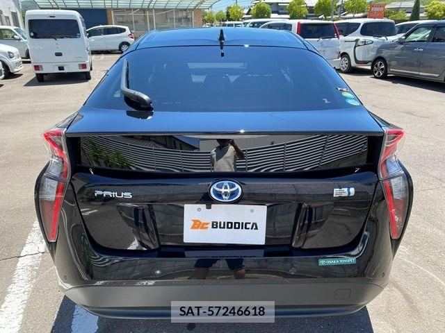 Toyota PRIUS 2017-06 8075163-7
