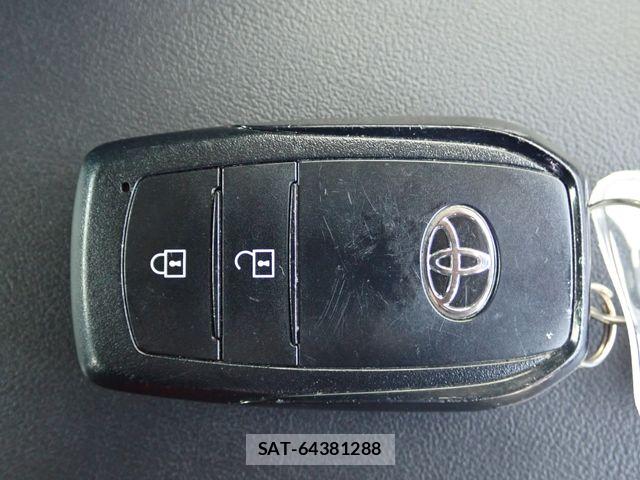 Toyota PRIUS 2023-10 8075152-18