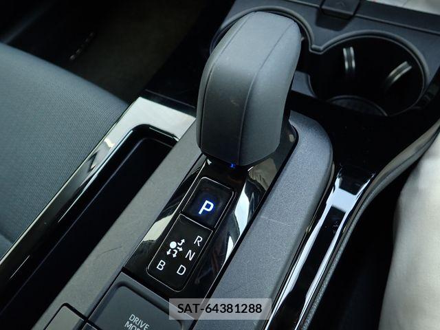 Toyota PRIUS 2023-10 8075152-8