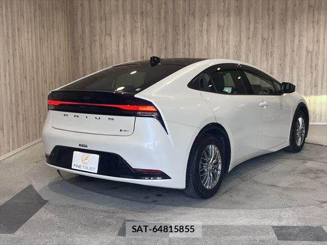 Toyota PRIUS 2023-07 8075144-24
