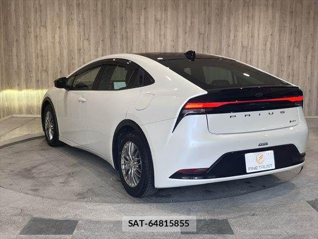 Toyota PRIUS 2023-07 8075144-26