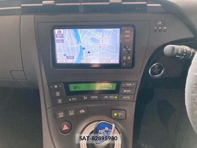 Toyota PRIUS 2011-07 8075193-17