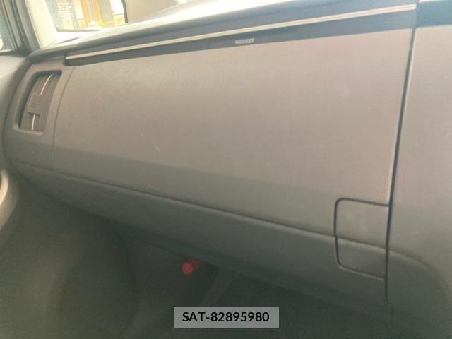 Toyota PRIUS 2011-07 8075193-19