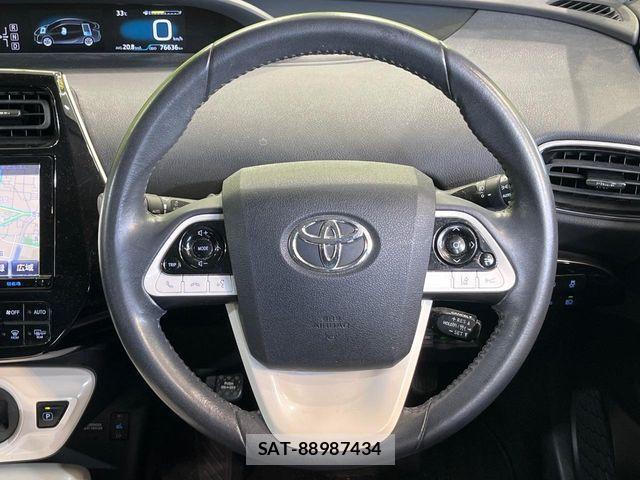 Toyota PRIUS 2016-01 8075165-10