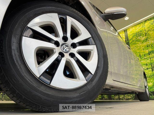 Toyota PRIUS 2016-01 8075165-12