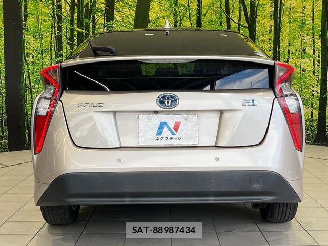 Toyota PRIUS 2016-01 8075165-14