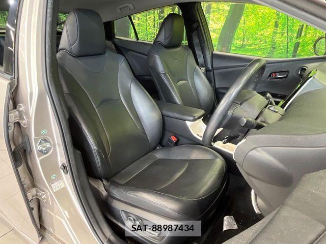Toyota PRIUS 2016-01 8075165-7