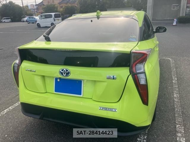 Toyota PRIUS 2015-12 8075178-3
