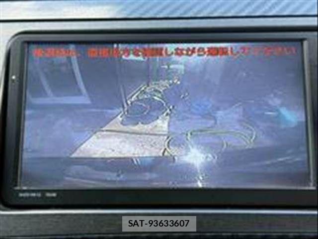 Toyota PRIUS 2012-05 8075174-13