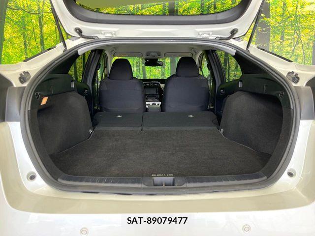 Toyota PRIUS 2017-07 8075164-9