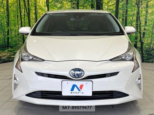 Toyota PRIUS 2017-07 8075164-13