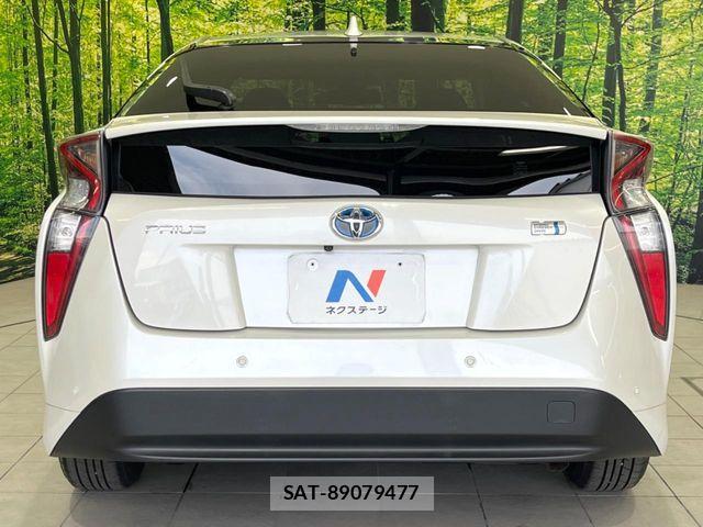 Toyota PRIUS 2017-07 8075164-14