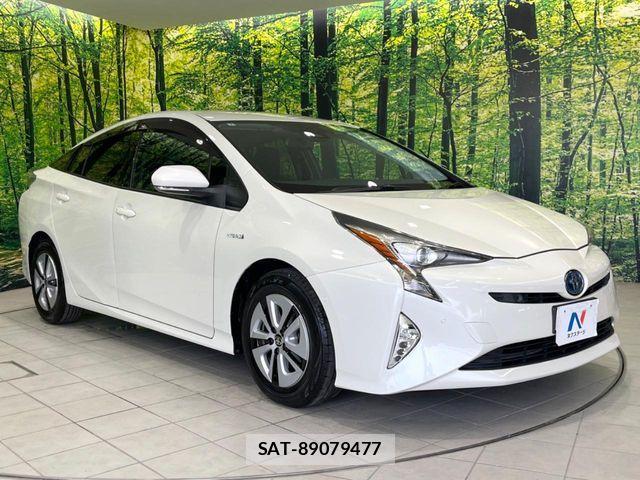 Toyota PRIUS 2017-07 8075164-15