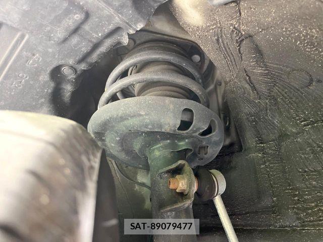Toyota PRIUS 2017-07 8075164-19