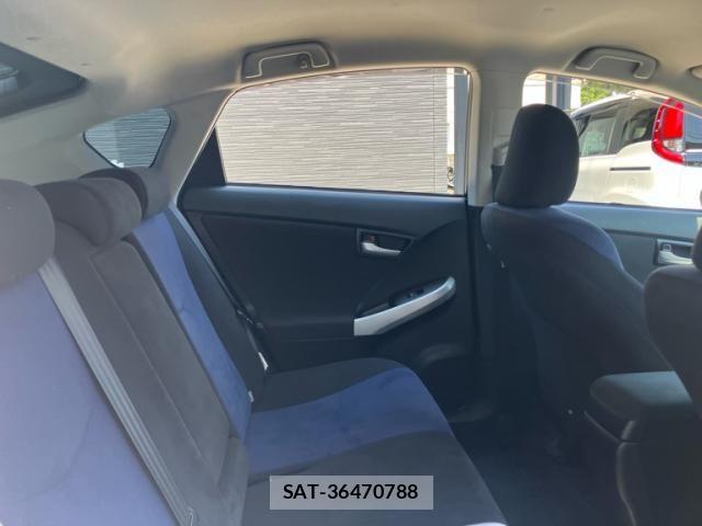 Toyota PRIUS 2012-07 8075183-10