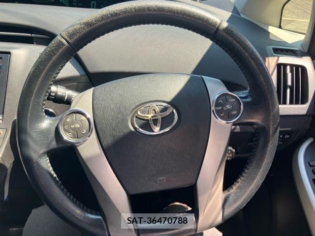 Toyota PRIUS 2012-07 8075183-12