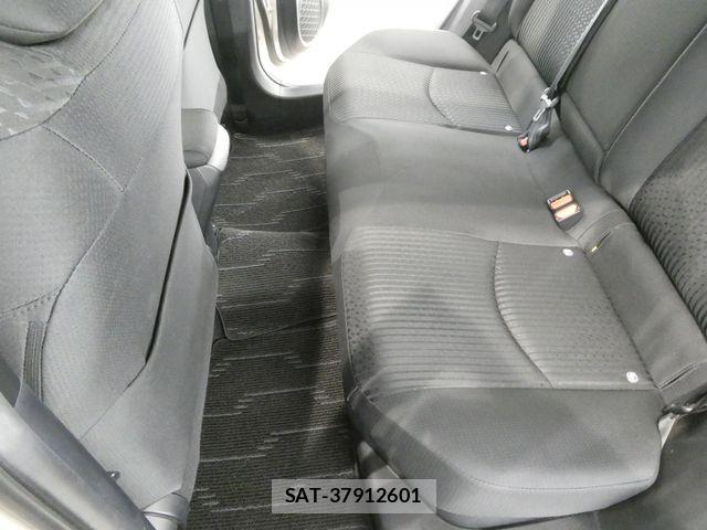 Toyota PRIUS 2016-11 8075166-16