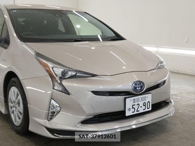Toyota PRIUS 2016-11 8075166-5