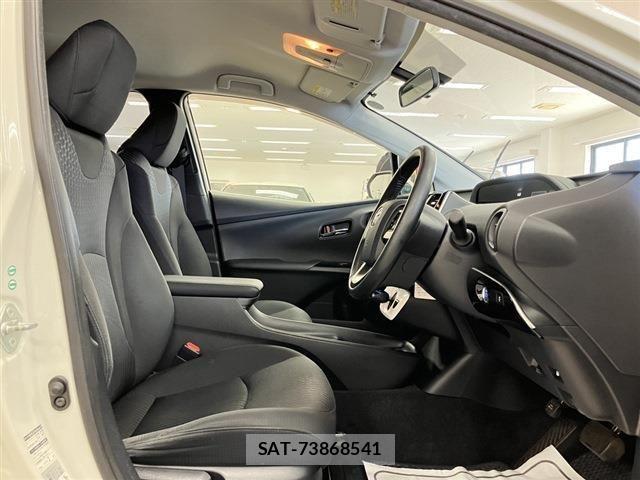 Toyota PRIUS 2016-08 8075170-12