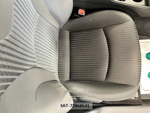 Toyota PRIUS 2016-08 8075170-13